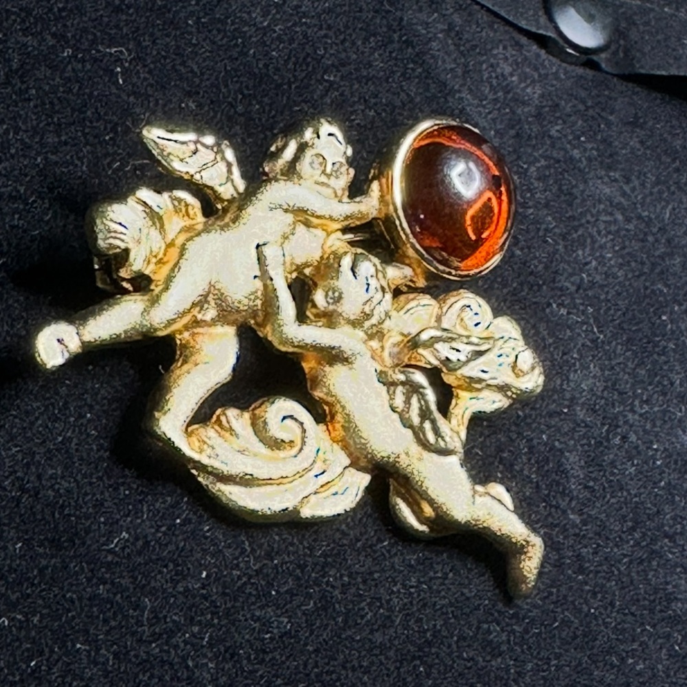 Vintage Gold Tone Cherub Angel Brooch Pin